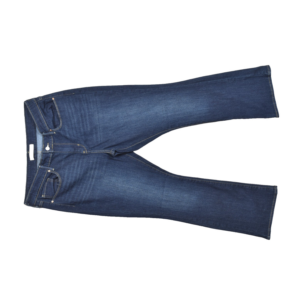 Signature by Levi Strauss & Co. Women's Size 16M W33 L32 Mid-Rise Bootcut Jeans